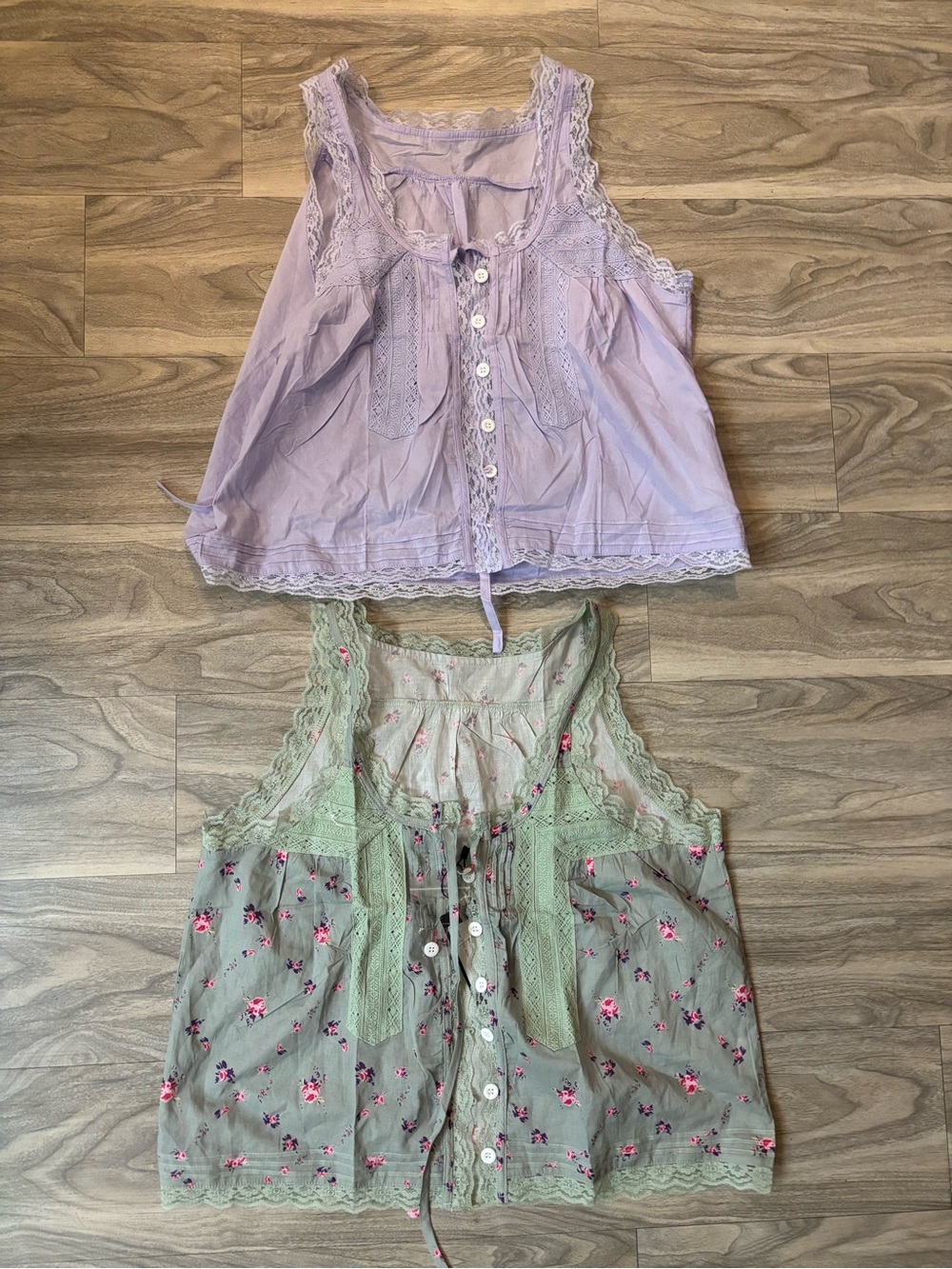 Lace-Trim Sleeveless Tank Top - Lavender and Sage